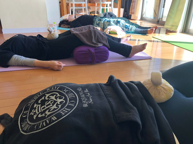 子宮ハーブボール ヨガセラピー